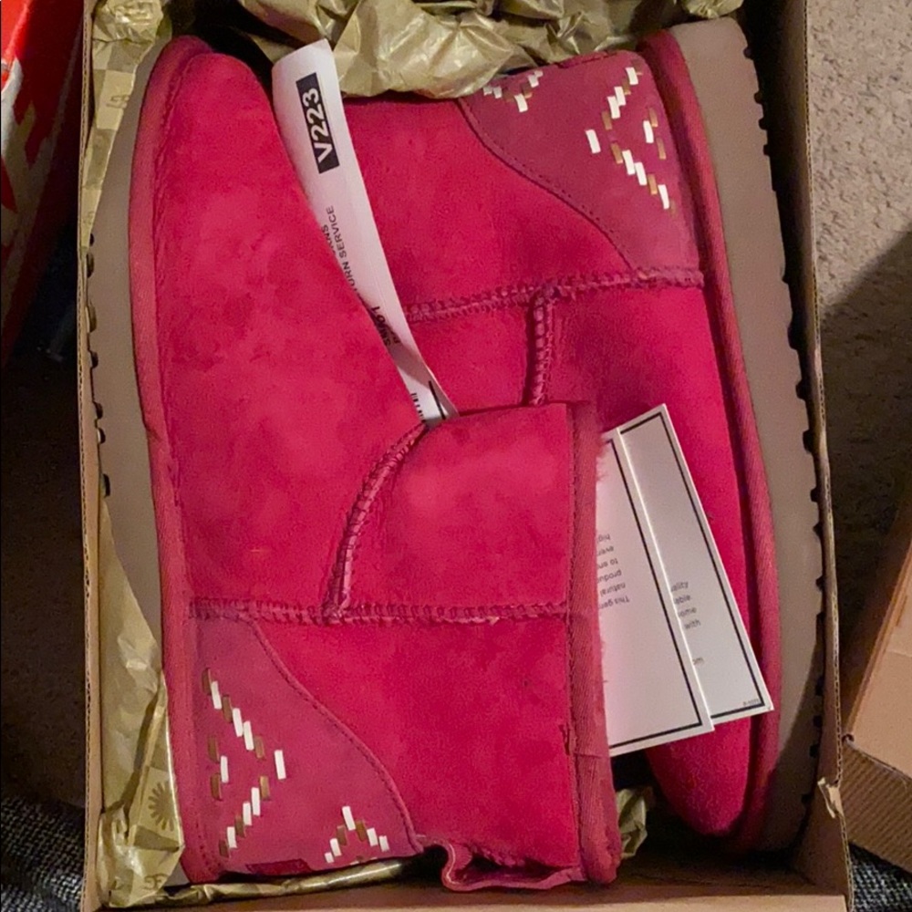 Pink uggs